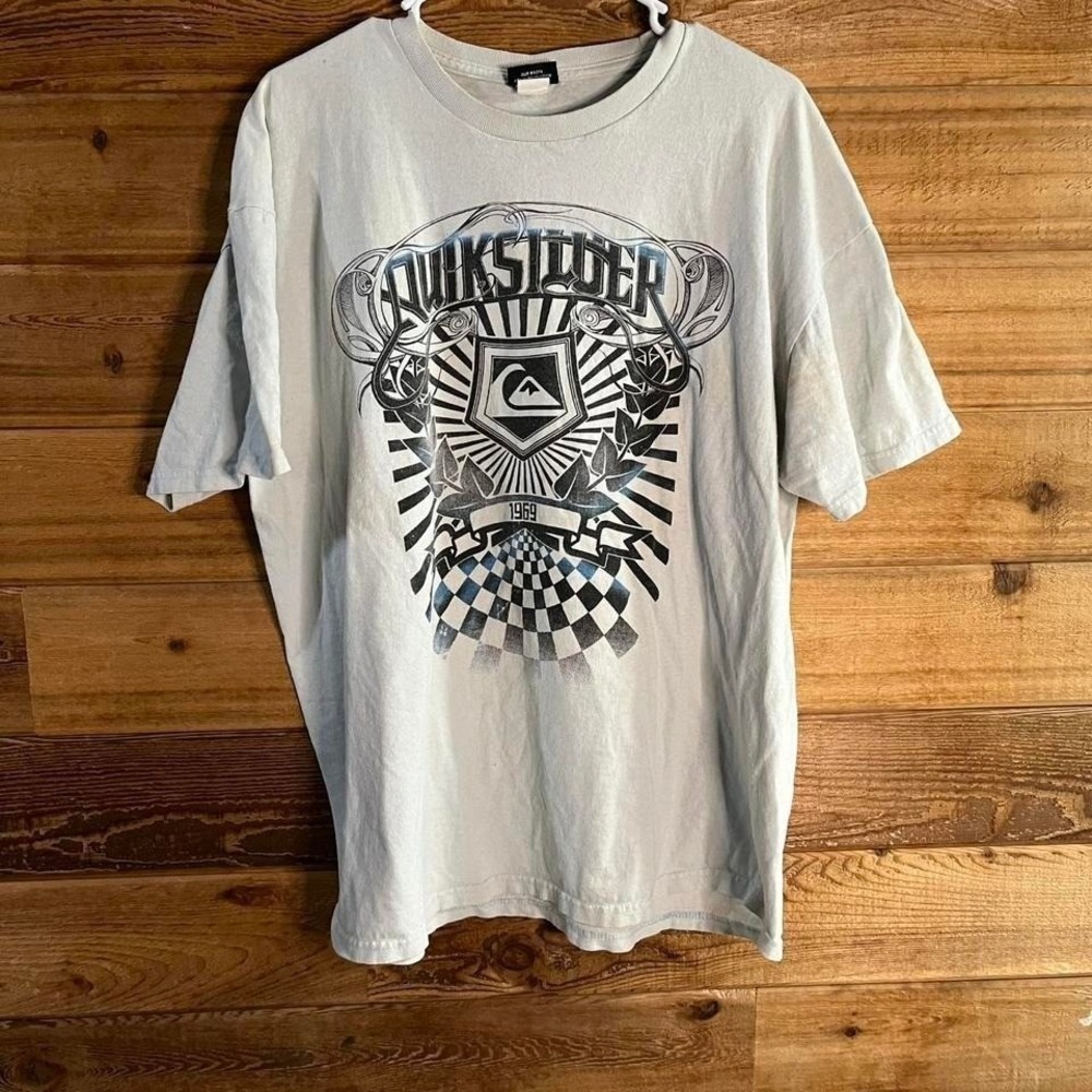 Y2K Quiksilver white graphic tee with black accents